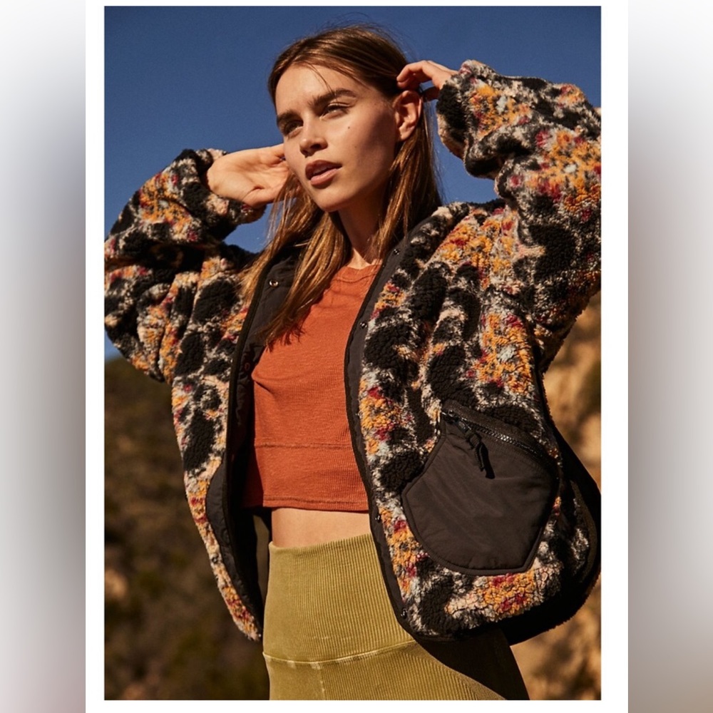 Free People Movement Elevation Jacquard Reversible Fleece Jacket Black Gold Blue - Picture 1 of 10